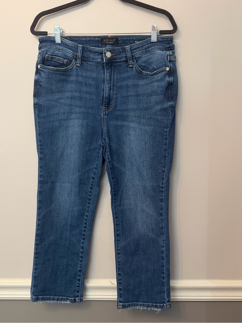 Judy Blue Women's Medium Blue capri length Slim Jeans size 13/31